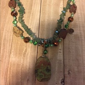 Liz Claiborne stone Necklace